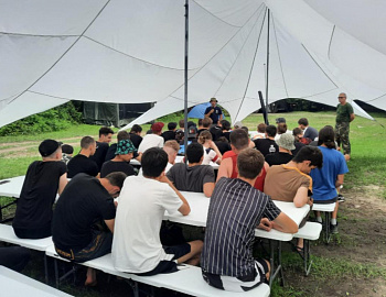 В городе Сочи для детей, требующих особого внимания государства, проведены военно-патриотические сборы